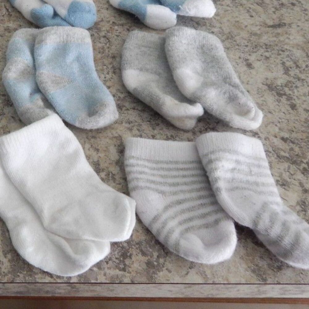 23pc Preemie Newborn Baby Bundle Socks Mittens Shoes Gerber Faded Glory Mix Lot - Picture 8 of 8